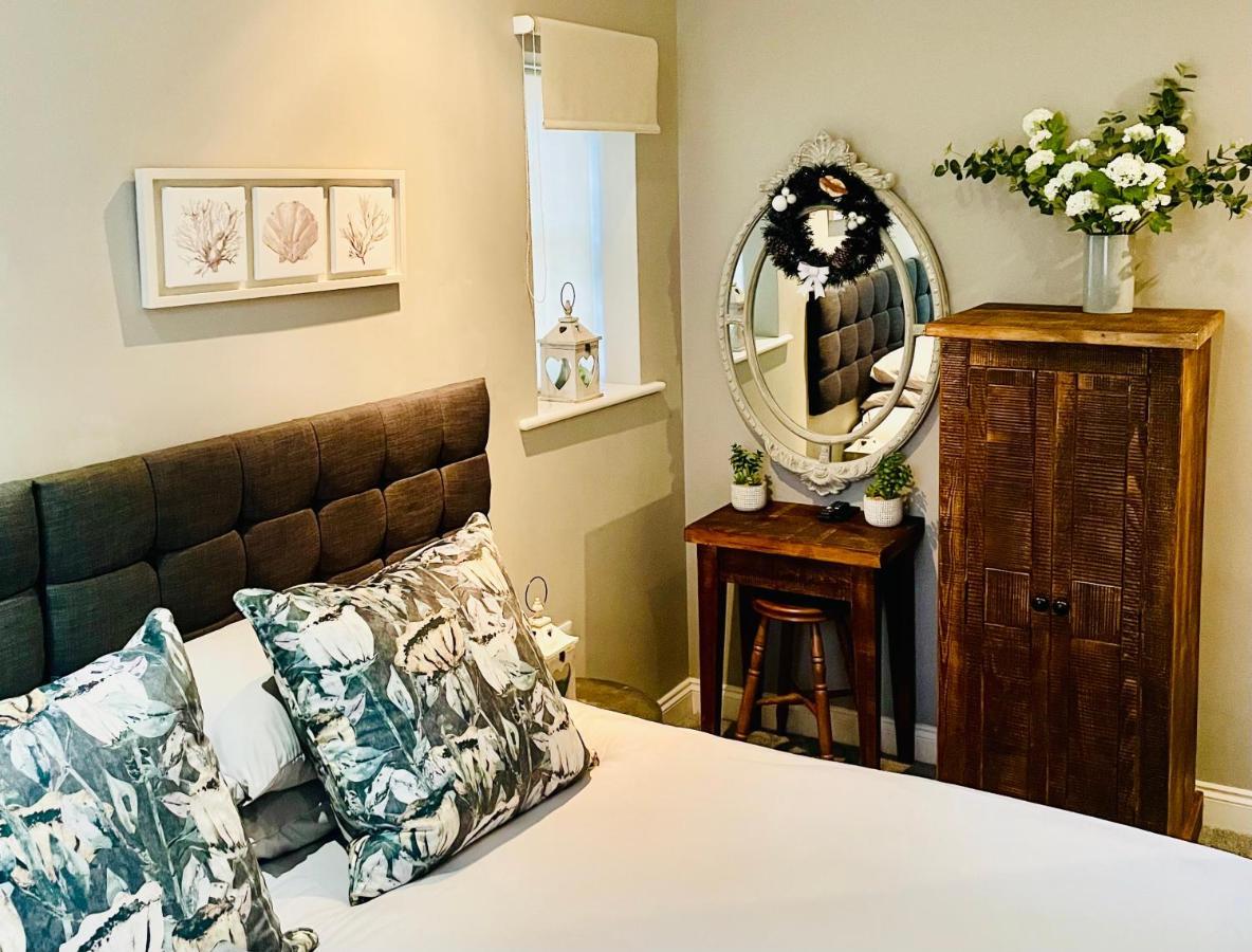 Stunning 2-Bed-2Bath Apt In Whitby With Parking Apartment Ngoại thất bức ảnh